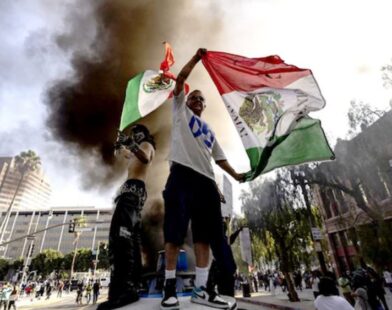 La protest with mexican flags