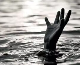 dead in water