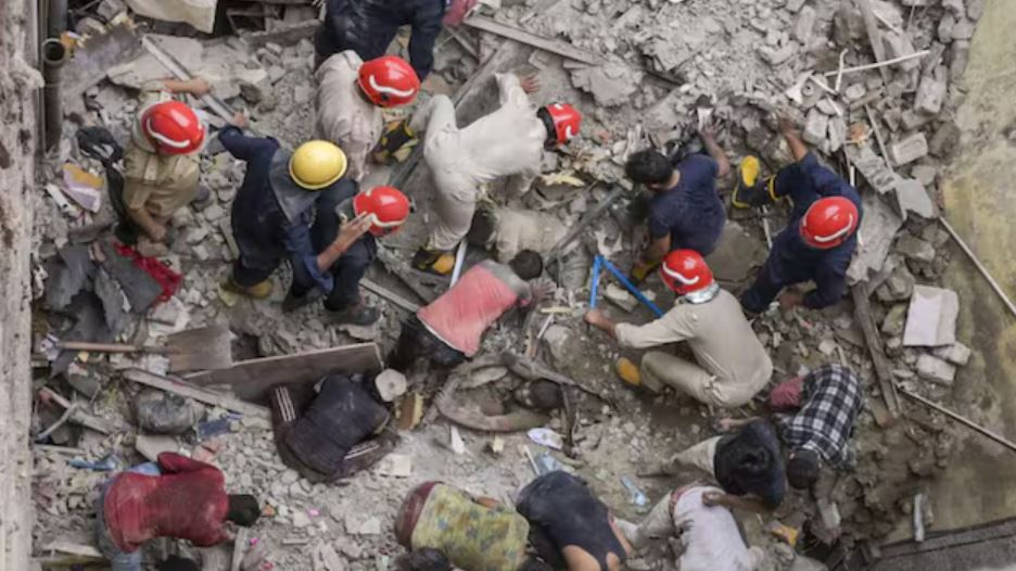 kerala building collapsed