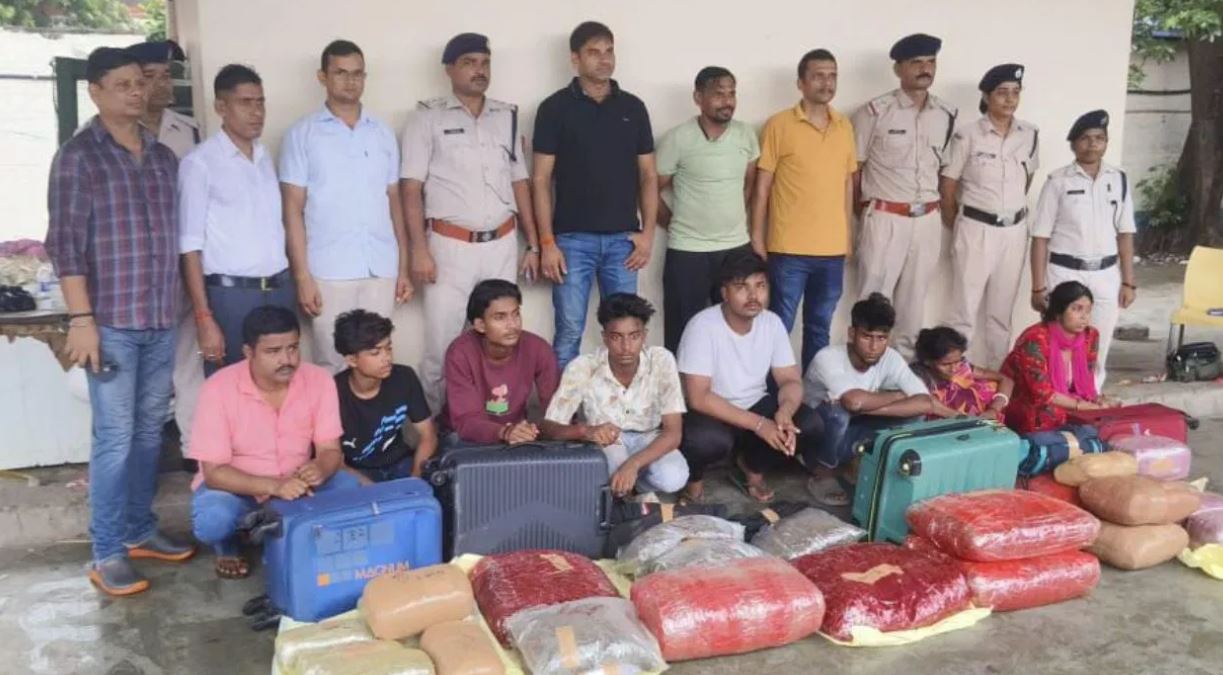 drug sumggling in train
