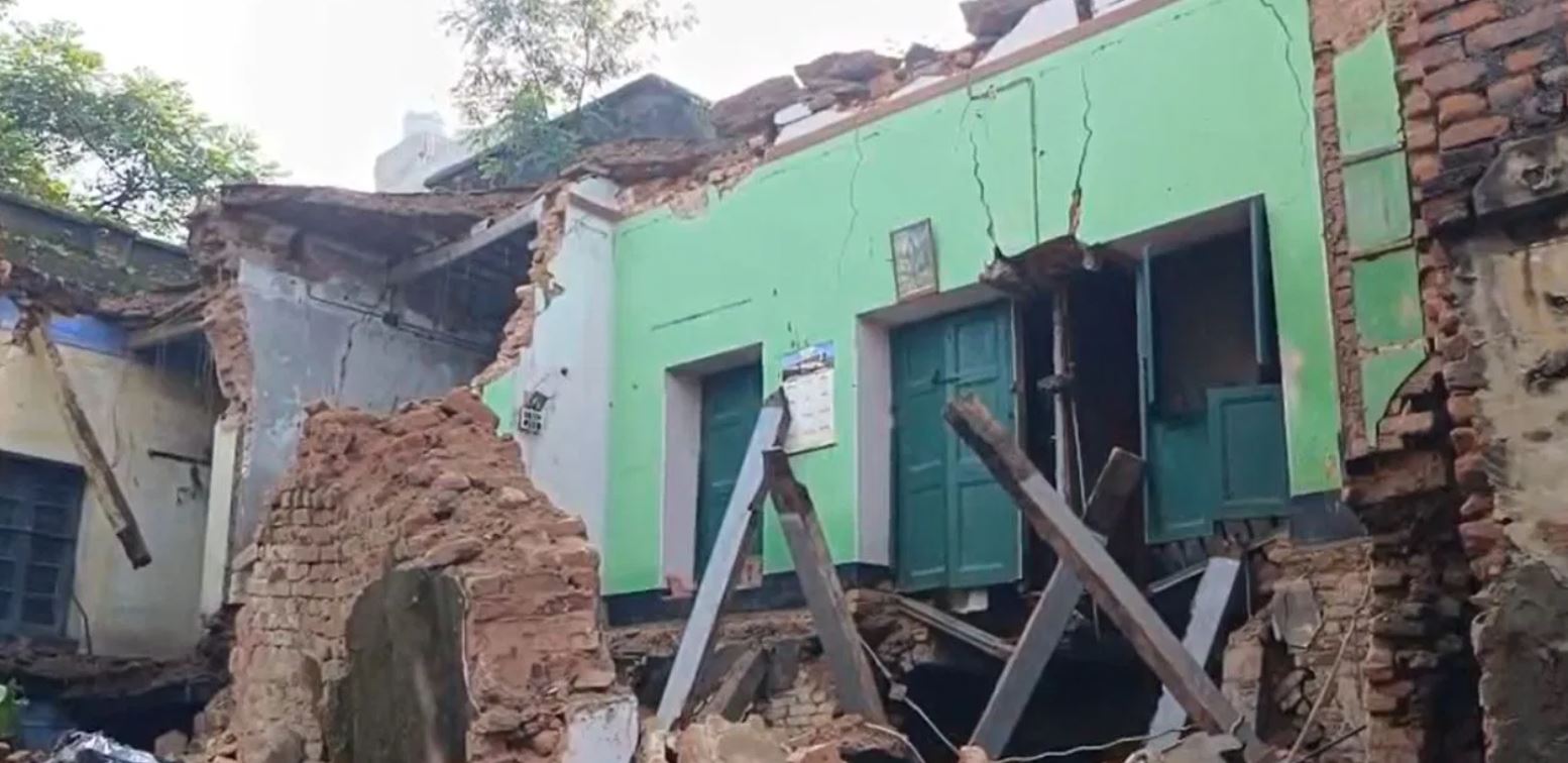 old house collapsed