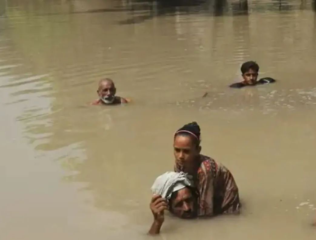 pakistan flood aa