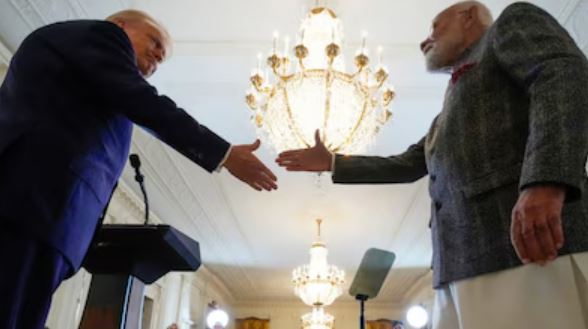 trump and modi mm
