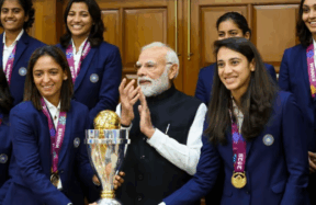 modi with women team