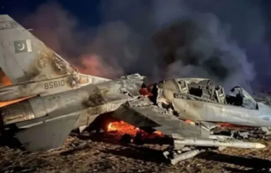 Pakistan fighter jet