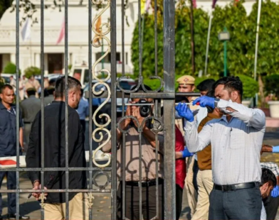 delhi assembly gate q