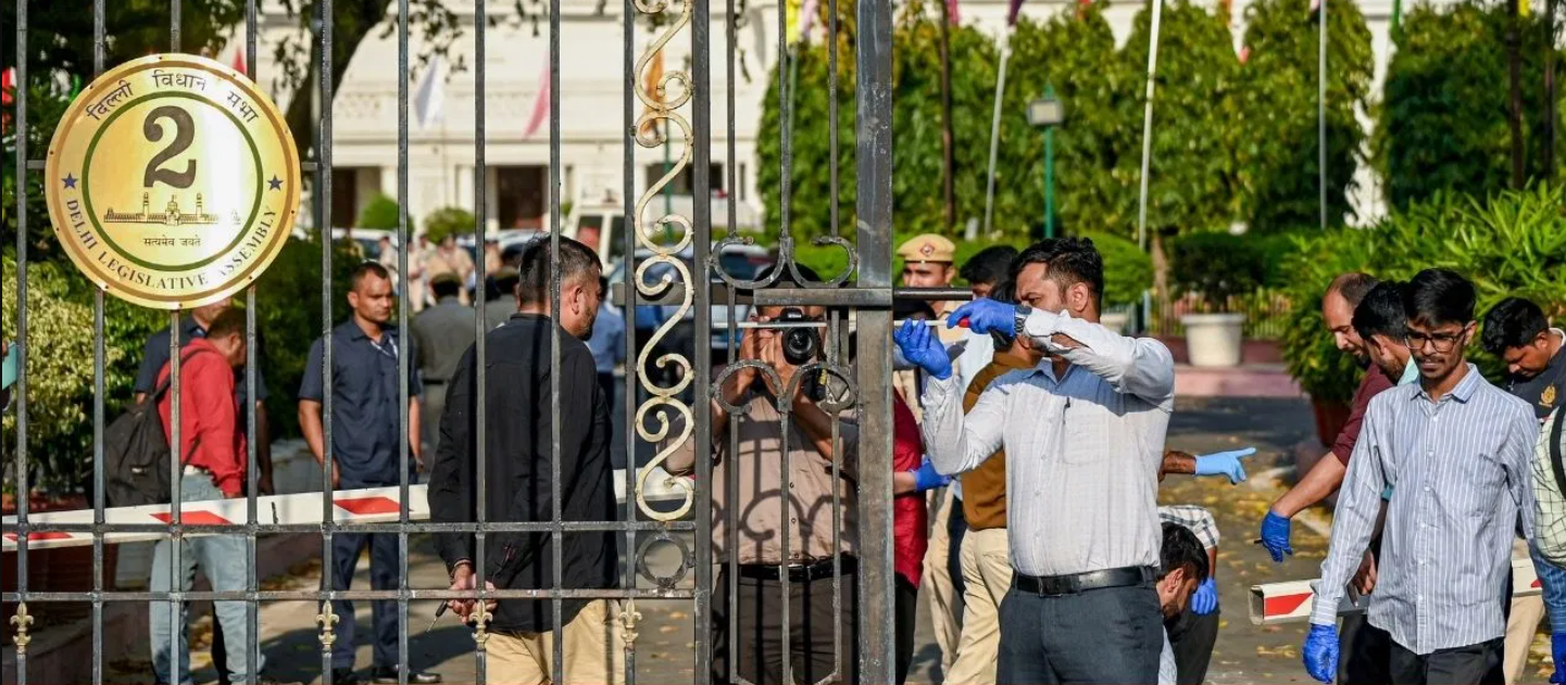 delhi assembly gate q