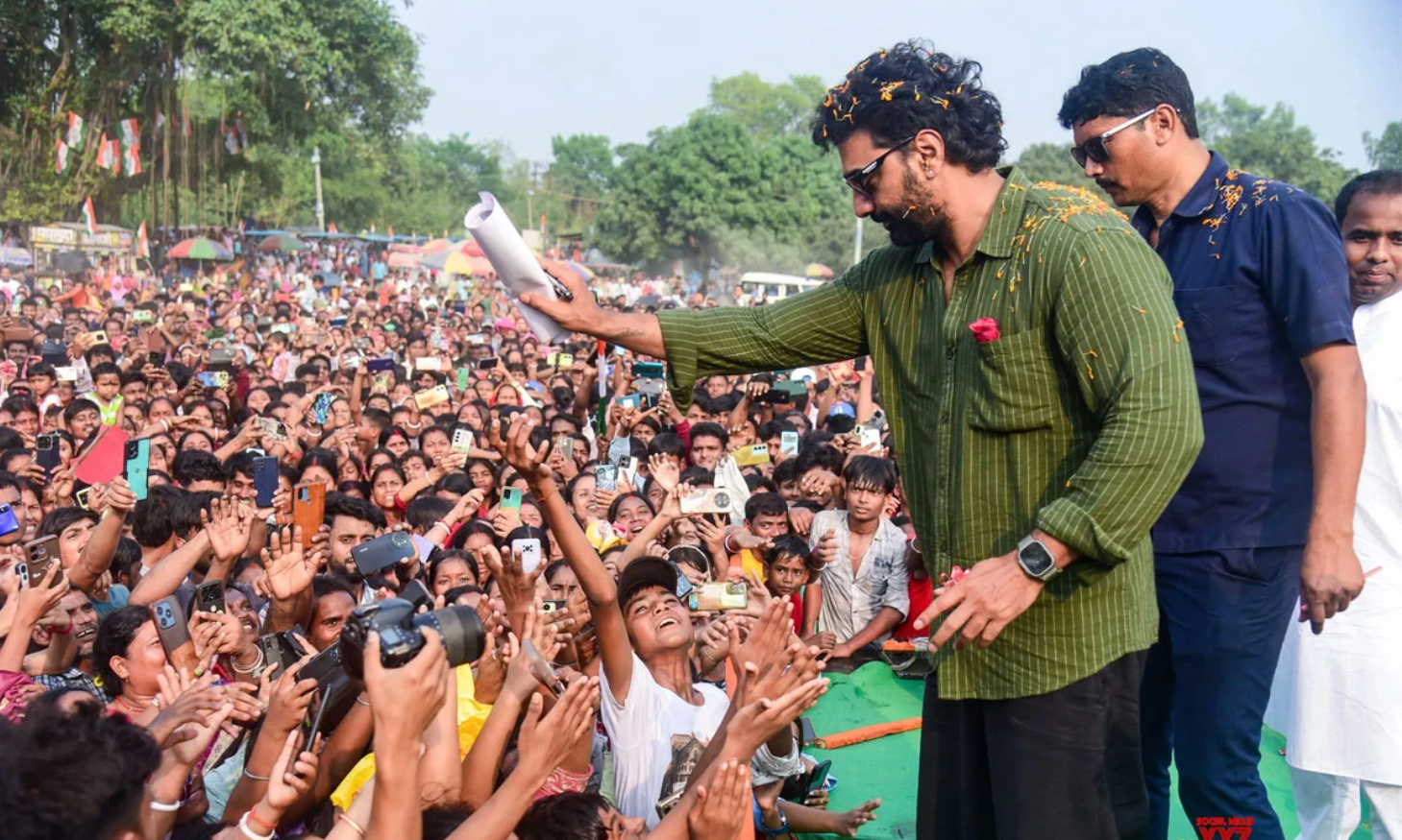 dev with fans