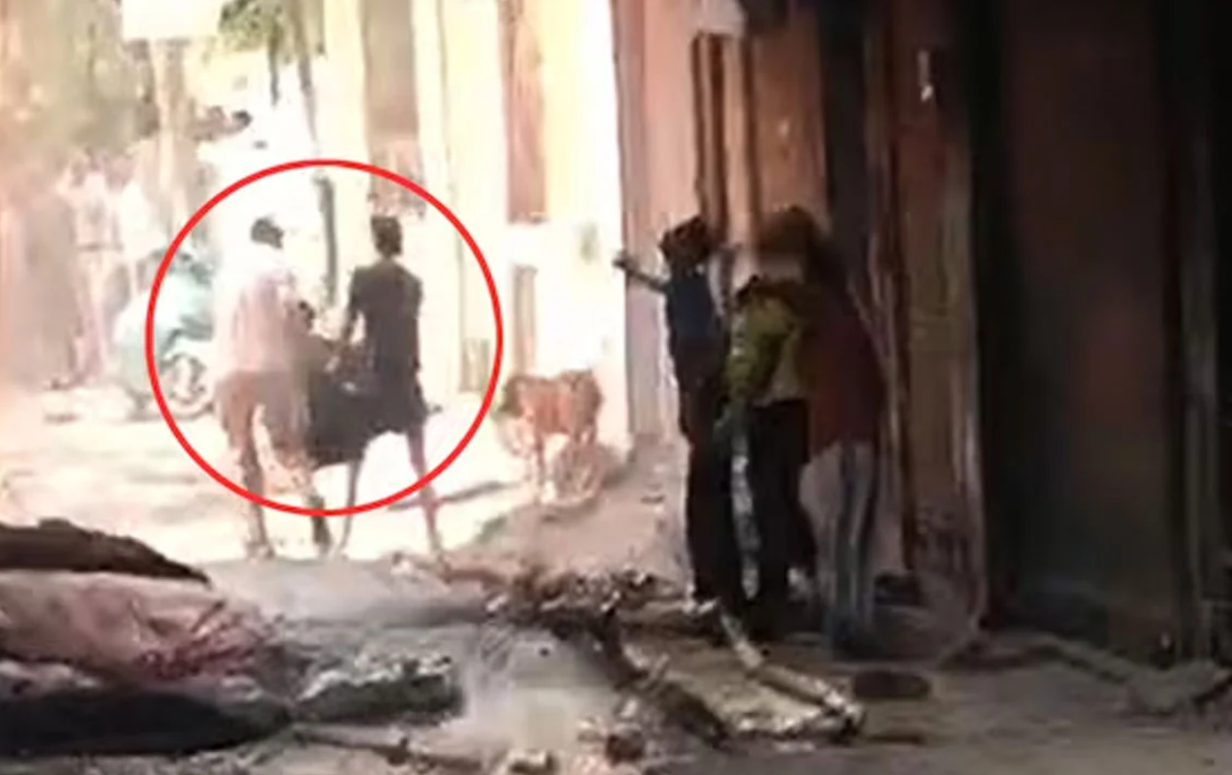 fire breaks out delhi hotel