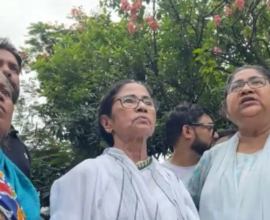 mamata banerjee with dola sen