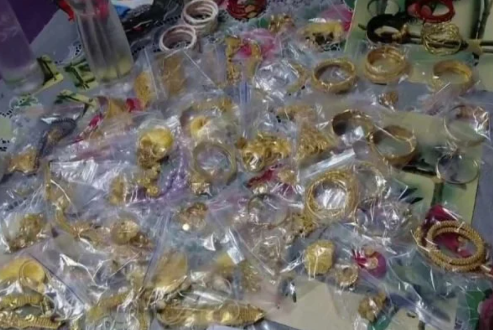 tina gold 2